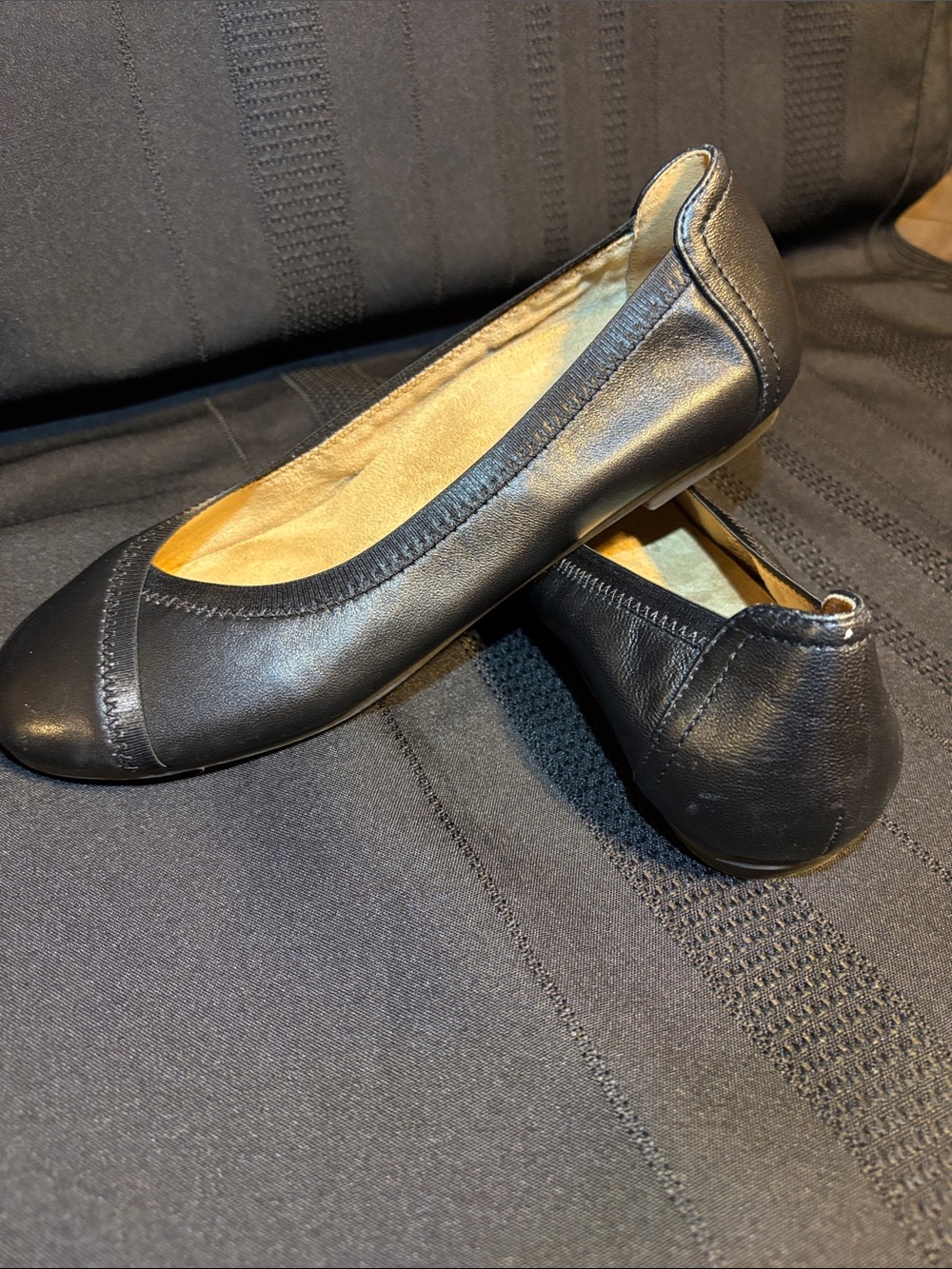 Vionic Black Leather Ballet Flats Size 7.5 - Picture 3 of 5